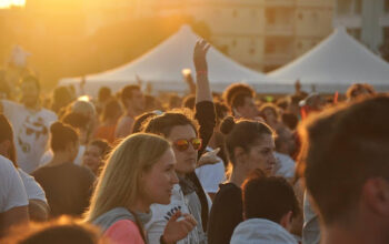 Mottoparty für Erwachsene organisieren